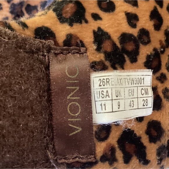 Vionic Relax Slippers Brown Leopard Plush Size 11 - Picture 7 of 10